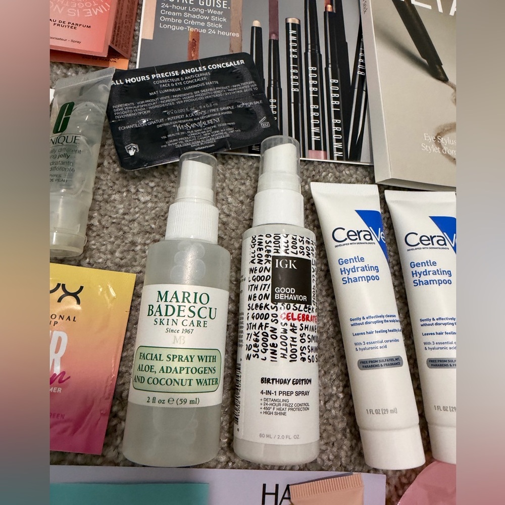 MAKEUP SAMPLE LOT BUNDLE 30+ PIECES - Picture 4 of 7
